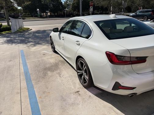 2022 BMW 330 i