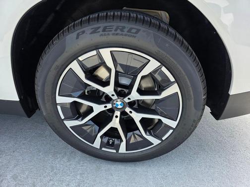 Mineral White Metallic 2026 BMW X3 30 xDrive
