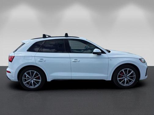 Arkona White 2025 Audi Q5 55 S line quattro Premium