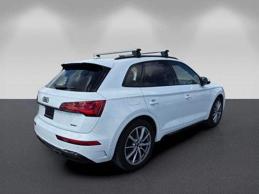 Arkona White 2025 Audi Q5 55 S line quattro Premium