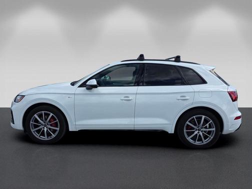 Arkona White 2025 Audi Q5 55 S line quattro Premium
