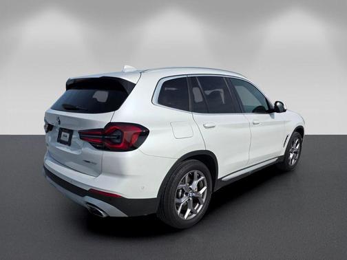 Mineral White Metallic 2023 BMW X3 xDrive30i
