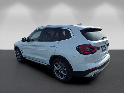 Mineral White Metallic 2023 BMW X3 xDrive30i