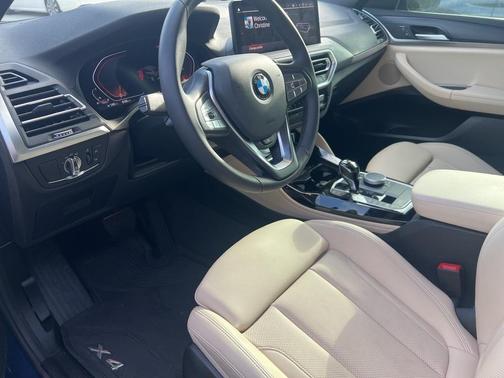 2025 BMW X4 xDrive30i