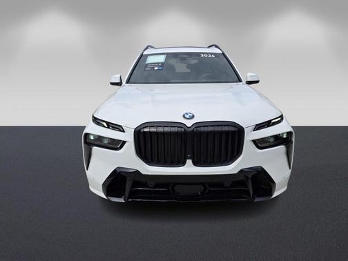 Alpine White 2024 BMW X7 xDrive40i