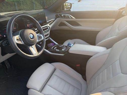 Mineral White Metallic 2024 BMW M440 i