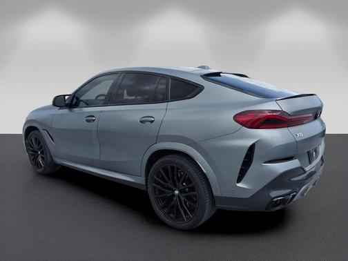 Metallic 2024 BMW X6 M60i