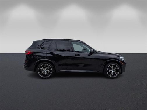 2021 BMW X5 M50i