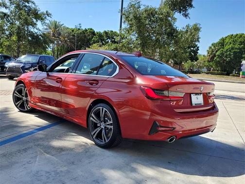 Photo 4 of 27 of 2021 BMW 330 i xDrive