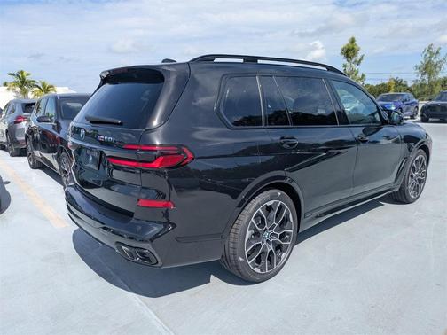 2026 BMW X7 M60i