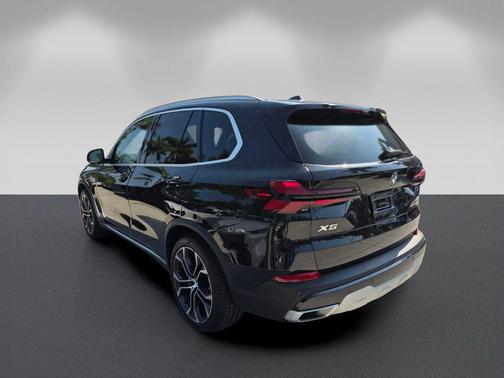 Black Sapphire Metallic 2025 BMW X5 sDrive40i