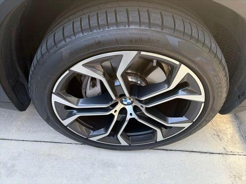 Black Sapphire Metallic 2025 BMW X5 sDrive40i