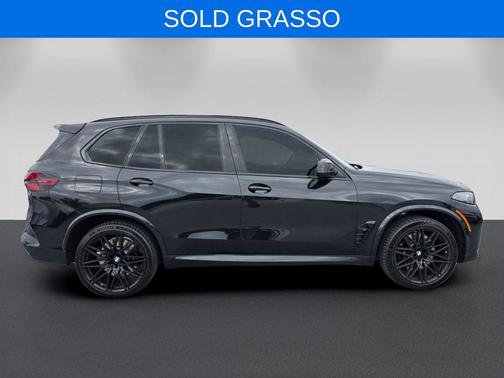 Black Sapphire Metallic 2026 BMW X5 M Competition