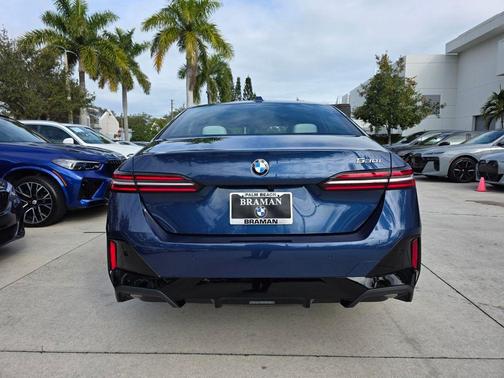 Phytonic Blue Metallic 2026 BMW 530 i