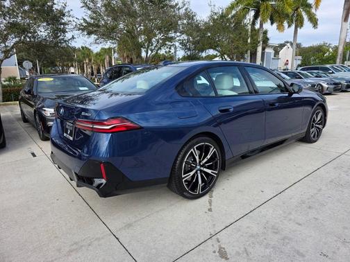 Phytonic Blue Metallic 2026 BMW 530 i