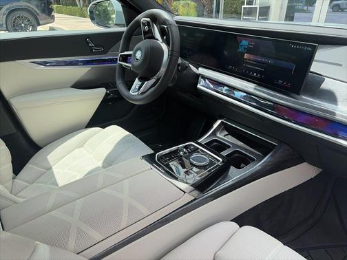 Brooklyn Gray Metallic 2025 BMW 750e xDrive