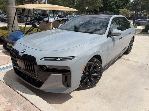 Brooklyn Gray Metallic 2025 BMW 750e xDrive