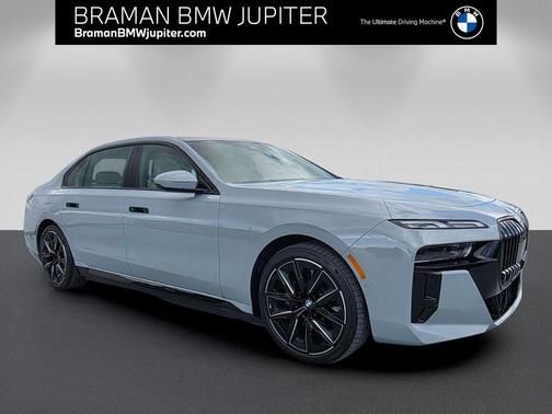 Brooklyn Gray Metallic 2025 BMW 750e xDrive