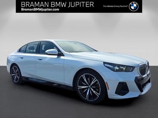 Mineral White Metallic 2026 BMW 530 i