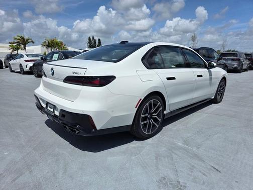 2026 BMW 760 760i xDrive