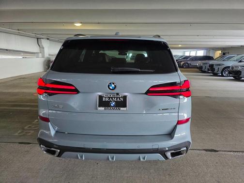 Gray Metallic 2026 BMW X5 xDrive40i