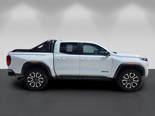 Summit White 2025 GMC Canyon AT4
