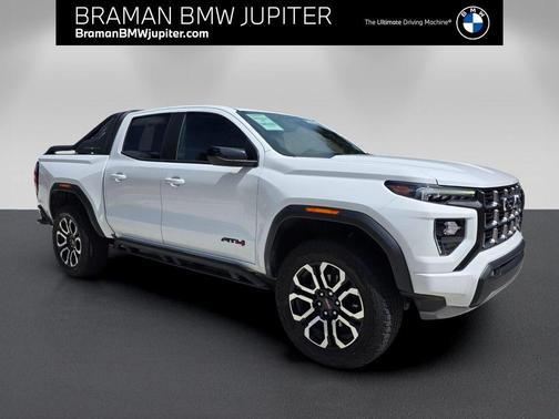 Summit White 2025 GMC Canyon AT4