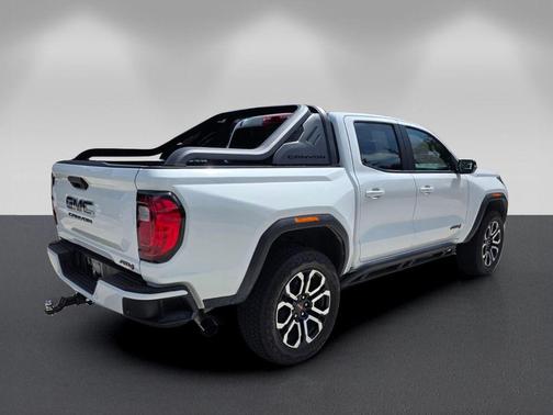 Summit White 2025 GMC Canyon AT4