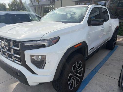 Summit White 2025 GMC Canyon AT4