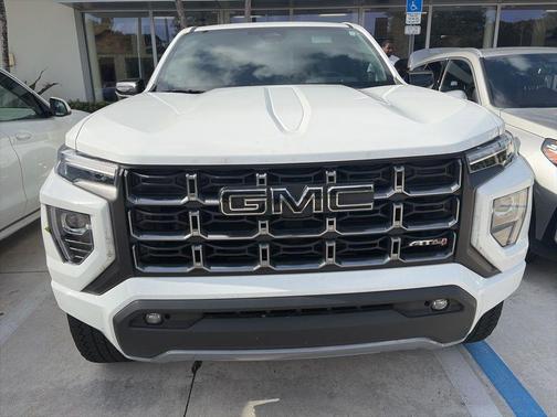 Summit White 2025 GMC Canyon AT4