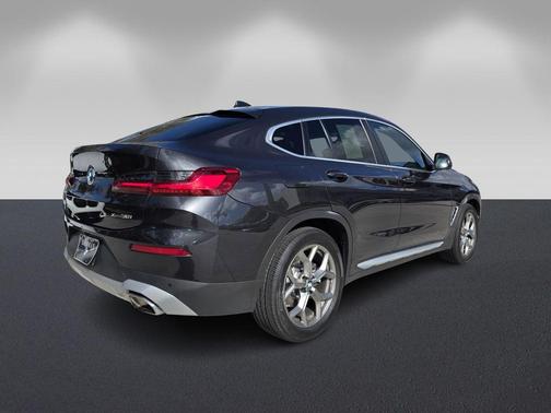 2022 BMW X4 xDrive30i