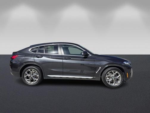 2022 BMW X4 xDrive30i