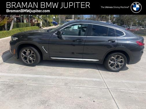 2022 BMW X4 xDrive30i