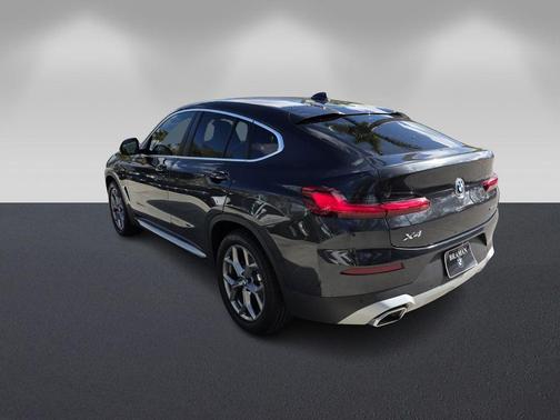 2022 BMW X4 xDrive30i