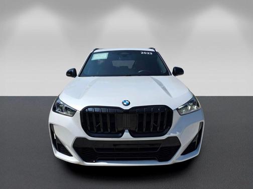 Mineral White Metallic 2023 BMW X1 xDrive28i