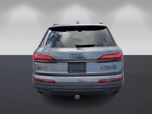 2025 Audi Q7 45 Premium Plus