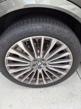 Manhattan Green Metallic 2025 BMW X7 xDrive40i