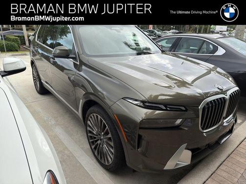 Manhattan Green Metallic 2025 BMW X7 xDrive40i