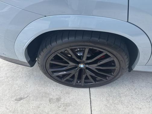 2024 BMW X6 xDrive40i