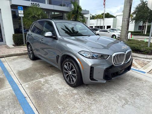 Gray Metallic 2025 BMW X5 xDrive40i
