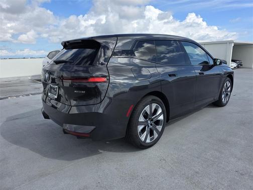 2026 BMW iX xDrive60