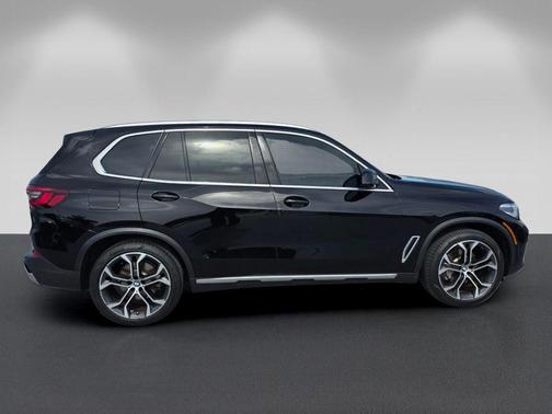 Jet Black 2023 BMW X5 xDrive40i