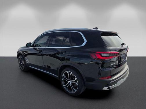 Jet Black 2023 BMW X5 xDrive40i