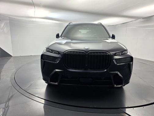 Carbon Black Metallic 2024 BMW X7 xDrive40i