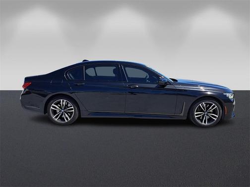 2021 BMW 750 i xDrive