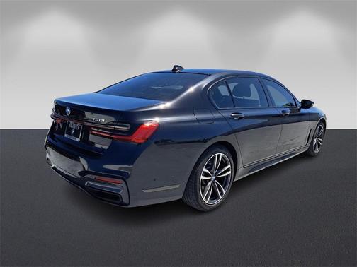2021 BMW 750 i xDrive