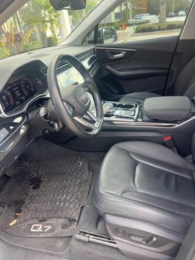 2022 Audi Q7 55 Premium