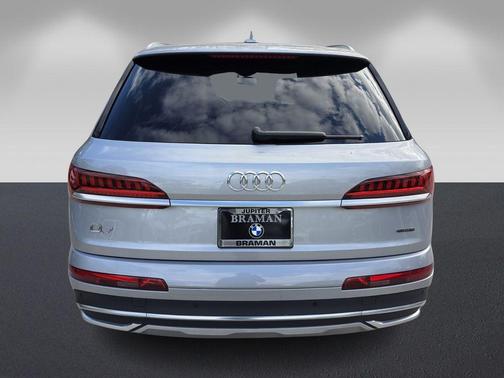 2022 Audi Q7 55 Premium