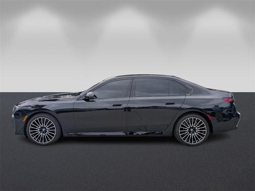 2023 BMW 740 i