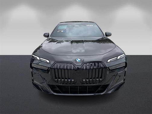 2023 BMW 740 i